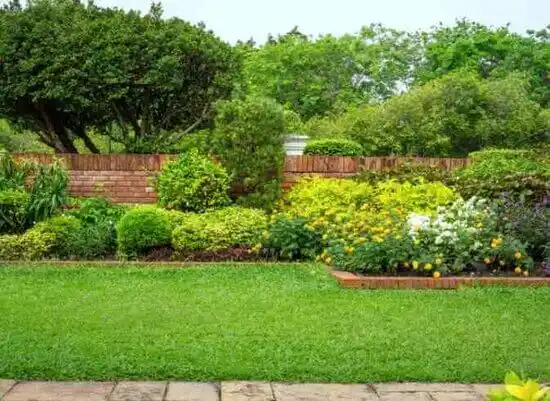 landscaping services East Riverdale